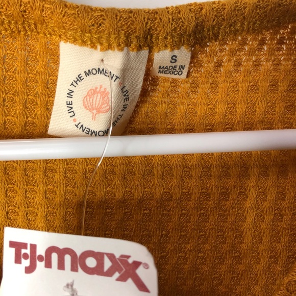 Live in the moment Small top - Picture 2 of 2